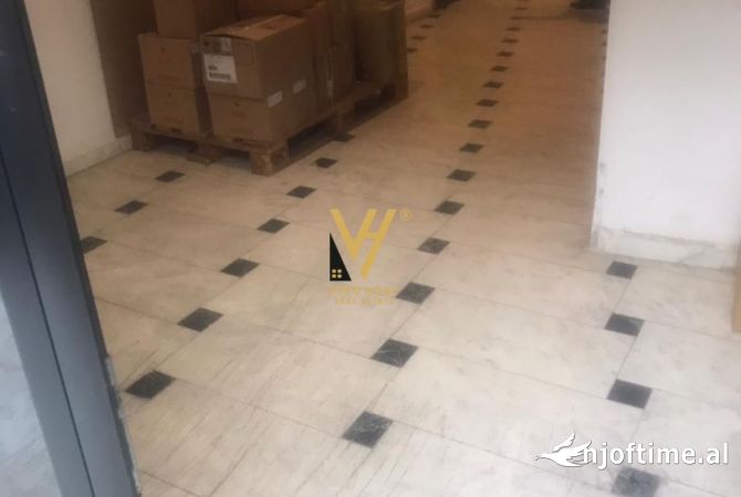 Ambient biznesi me qera 4+1 ne Tirane - 2,000 Euro