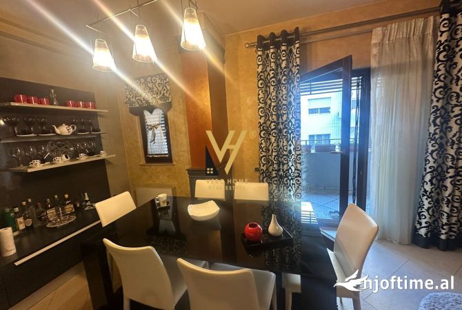 Shtepi ne shitje Apartament ne Tirane, 3+1, Mobilimi E mobiluar, Pagesa 540,000  Euro.