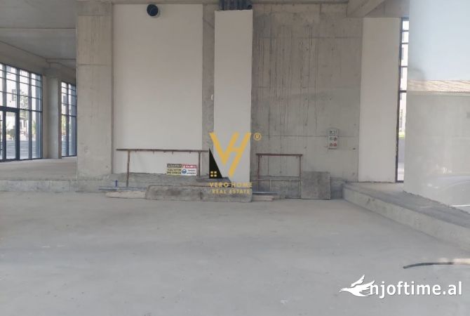 SHITET DYQAN 350 M2 NE PORCELAN 1.120.000 EURO