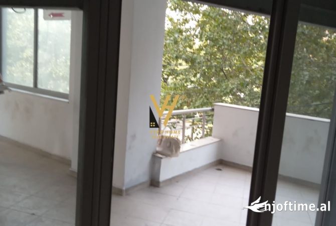 Ambient biznesi ne shitje 1+1 ne Tirane - 112,500 Euro
