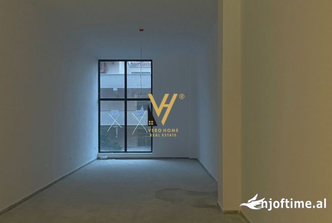 Ambient biznesi me qera 3+1 ne Tirane - 1,600 Euro