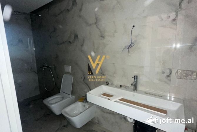 Ambient biznesi me qera 3+1 ne Tirane - 1,350 Euro