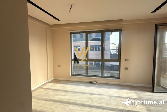 Ambient biznesi me qera 3+1 ne Tirane - 1,350 Euro