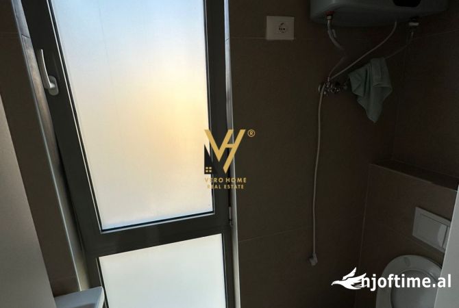 Ambient biznesi me qera 3+1 ne Tirane - 2,500 Euro