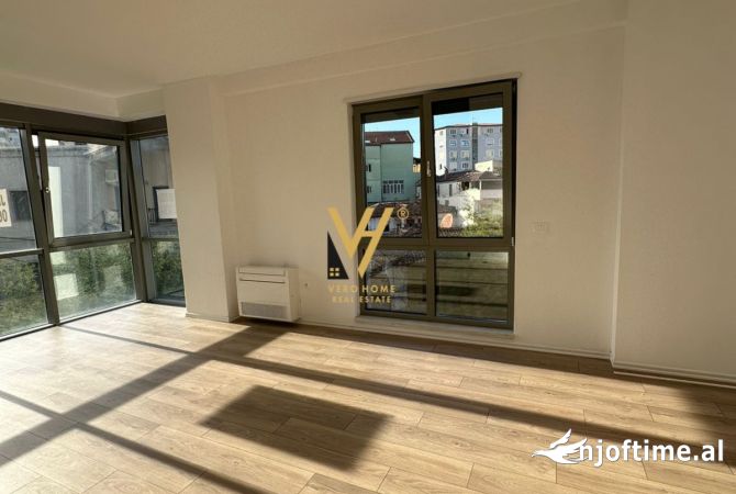 Ambient biznesi me qera 3+1 ne Tirane - 2,500 Euro