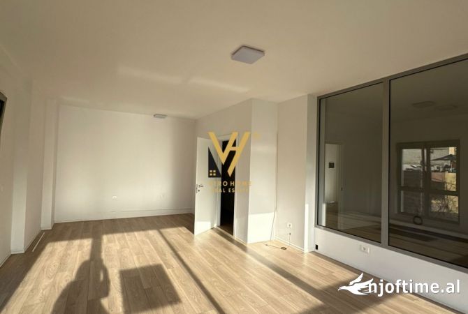 Ambient biznesi me qera 3+1 ne Tirane - 2,500 Euro