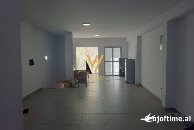 Ambient biznesi ne shitje 1+1 ne Tirane - 156,000 Euro