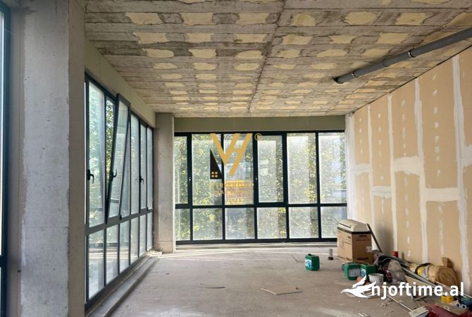 SHITET AMBIENT KOMERCIAL 500 M2 NE KAMEZ 850.000 EURO