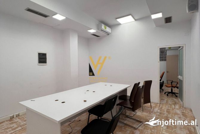 JEPET ZYRE 200 M2 ME QERA TE SELVIA 250.000 LEKE