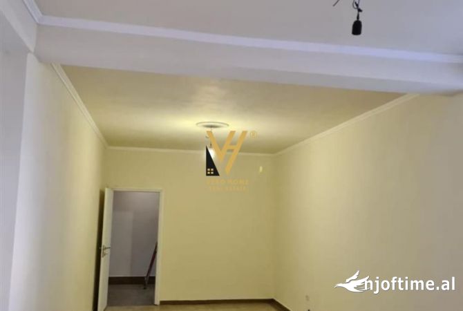 Ambient biznesi me qera 3+1 ne Tirane - 700 Euro