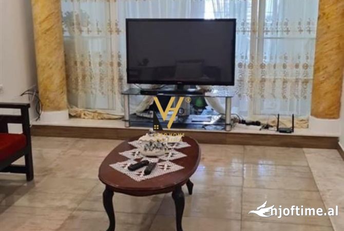 Ambient biznesi me qera 3+1 ne Tirane - 700 Euro