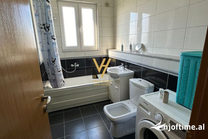 Shtepi ne shitje Vila Luksoze ne Tirane, 7+1, Mobilimi Pjeserisht e mobiluar, Pagesa 755,000  Euro.