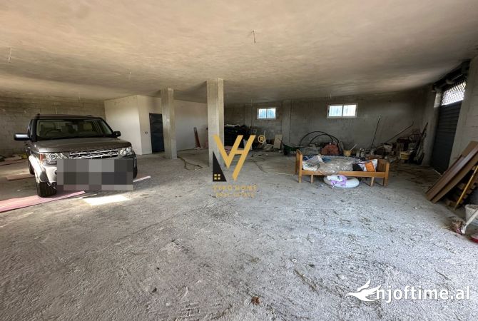 Shtepi ne shitje Vila Luksoze ne Tirane, 7+1, Mobilimi Pjeserisht e mobiluar, Pagesa 755,000  Euro.