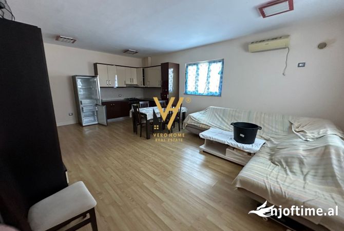 Shtepi ne shitje Vila Luksoze ne Tirane, 7+1, Mobilimi Pjeserisht e mobiluar, Pagesa 755,000  Euro.