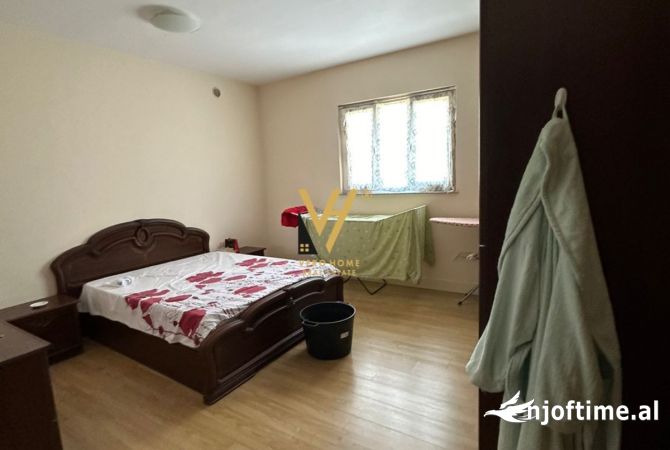 Shtepi ne shitje Vila Luksoze ne Tirane, 7+1, Mobilimi Pjeserisht e mobiluar, Pagesa 755,000  Euro.