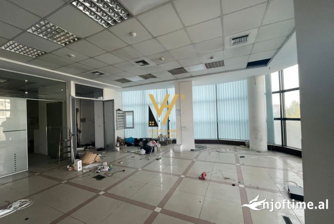 Ambient biznesi me qera 3+1 ne Tirane - 2,700 Euro