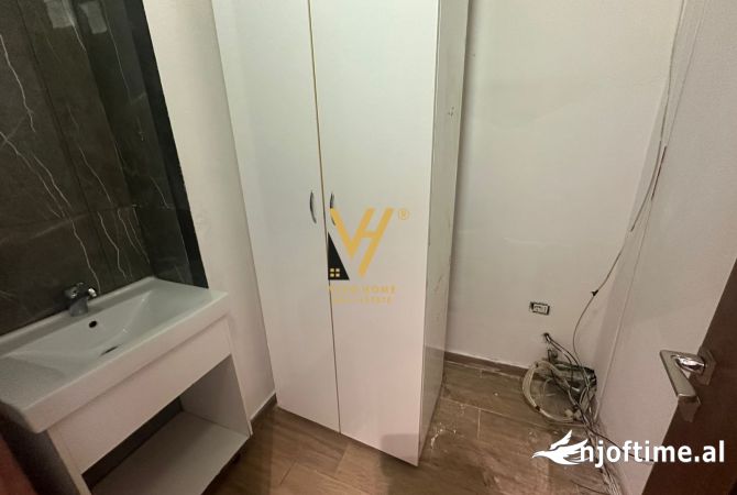 JEPET ZYRE 100 M2 ME QERA TE SHESHI WILLSON 1.500 EURO