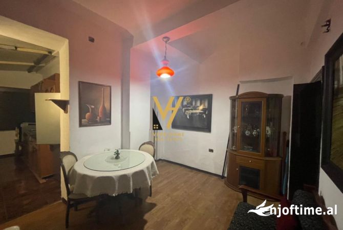 Shtepi me qera Apartament ne Tirane, 2+1, Mobilimi E mobiluar, Pagesa 600  Euro.