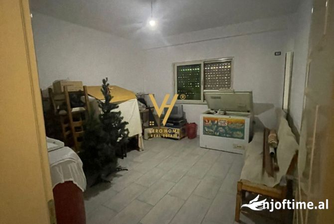 Shtepi me qera Apartament ne Tirane, 3+1, Mobilimi E mobiluar, Pagesa 700  Euro.