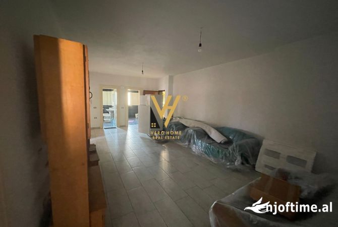 Shtepi me qera Apartament ne Tirane, 3+1, Mobilimi E mobiluar, Pagesa 700  Euro.