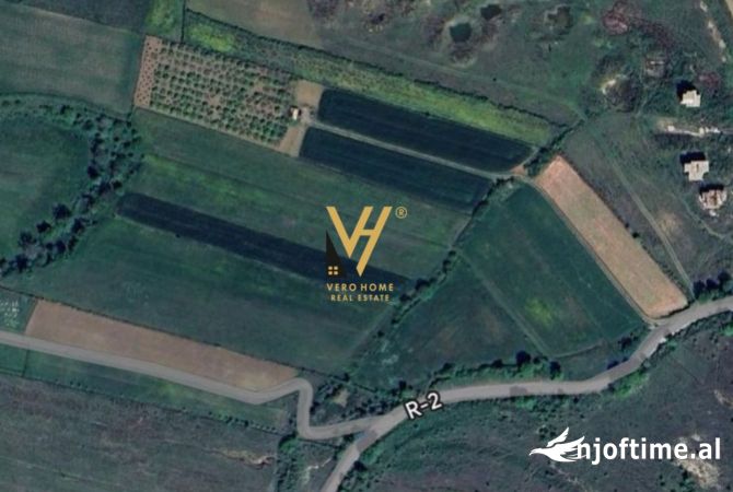 Truall ose Toke  ne Tirane - 708,000 Euro