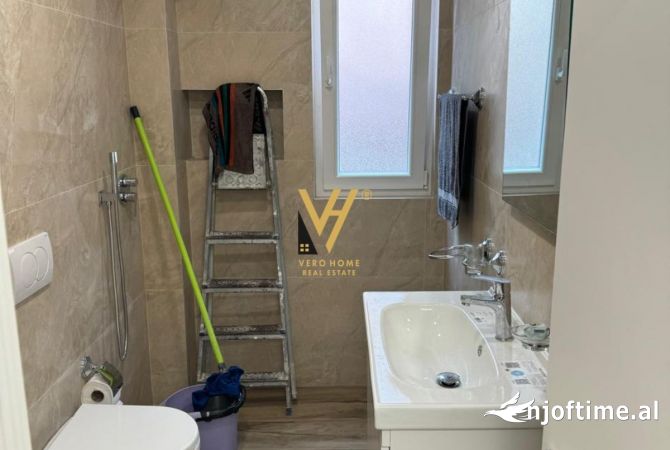 Ambient biznesi me qera 3+1 ne Tirane - 500 Euro