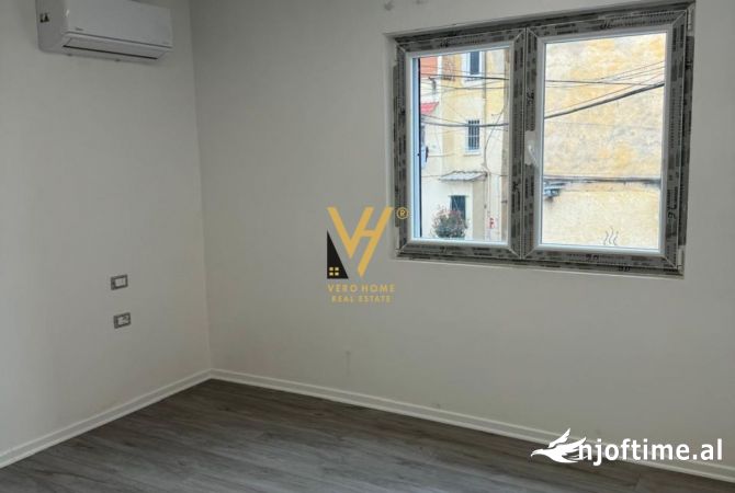 Ambient biznesi me qera 3+1 ne Tirane - 500 Euro