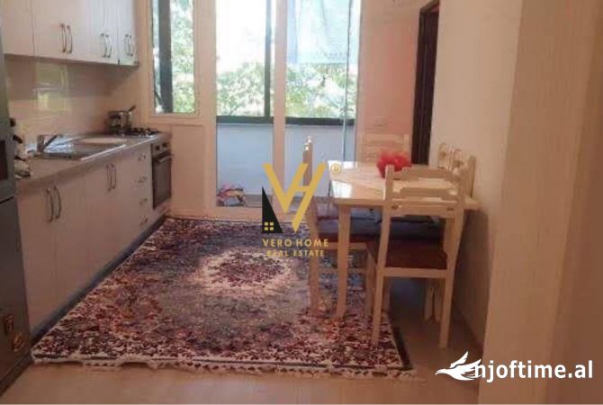 Shtepi me qera Apartament ne Tirane, 1+1, Mobilimi E mobiluar, Pagesa 500  Euro.