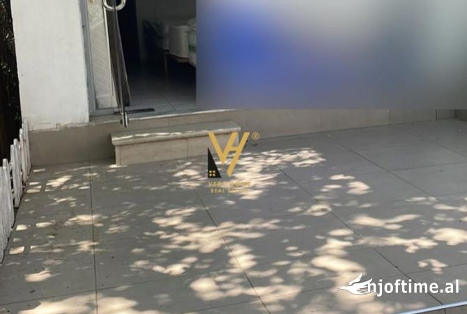 Ambient biznesi me qera 1+1 ne Tirane - 350 Euro