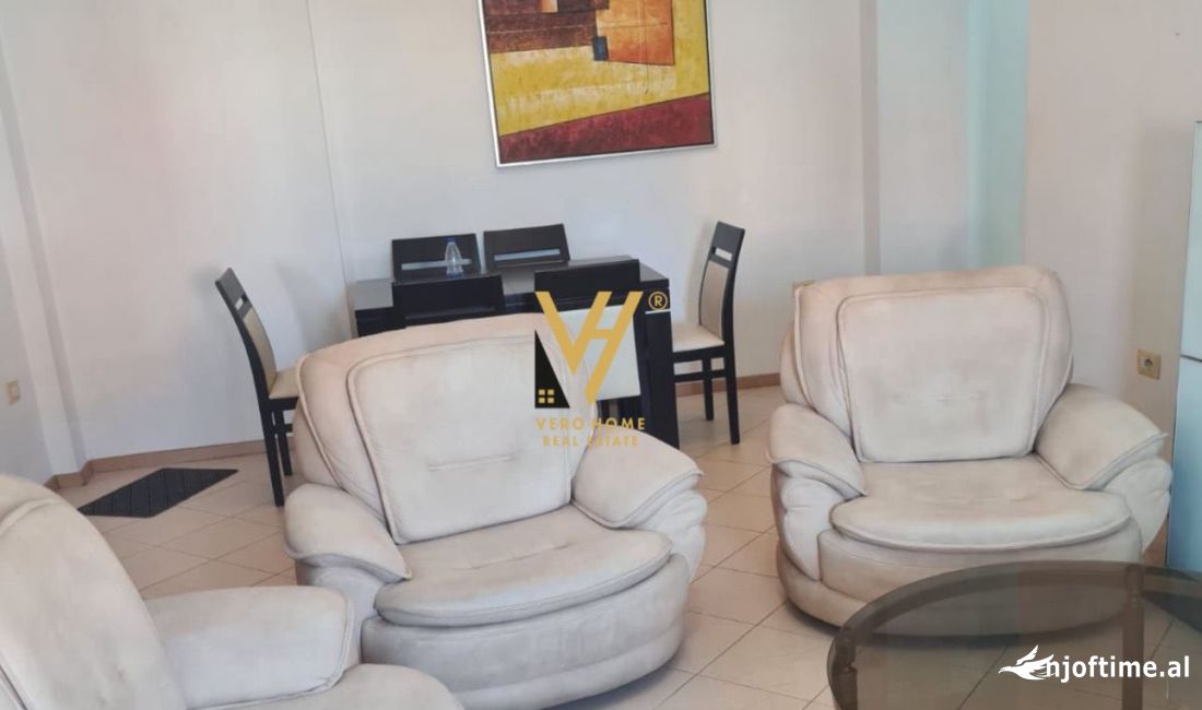 Shtepi me qera Apartament ne Tirane, 2+1, Mobilimi E mobiluar, Pagesa 700  Euro.