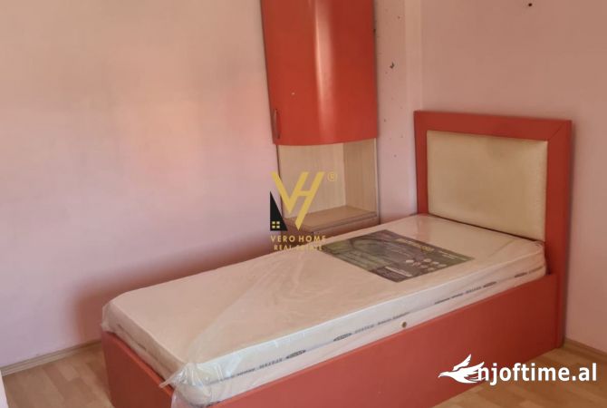 Shtepi me qera Apartament ne Tirane, 2+1, Mobilimi E mobiluar, Pagesa 700  Euro.