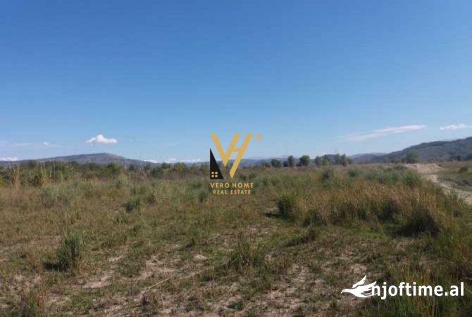 Truall ose Toke ne Tirane - 358,500 Euro