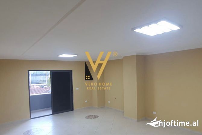 Ambient biznesi me qera 3+1 ne Tirane - 1,600 Euro