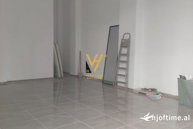 Ambient biznesi ne shitje 1+1 ne Tirane - 126,000 Euro