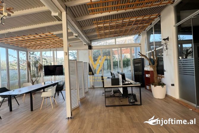 Ambient biznesi me qera 3+1 ne Tirane - 1,000 Euro