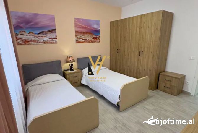 Shtepi me qera Shtepi Private ne Tirane, 2+1, Mobilimi E mobiluar, Pagesa 1,000  Euro.