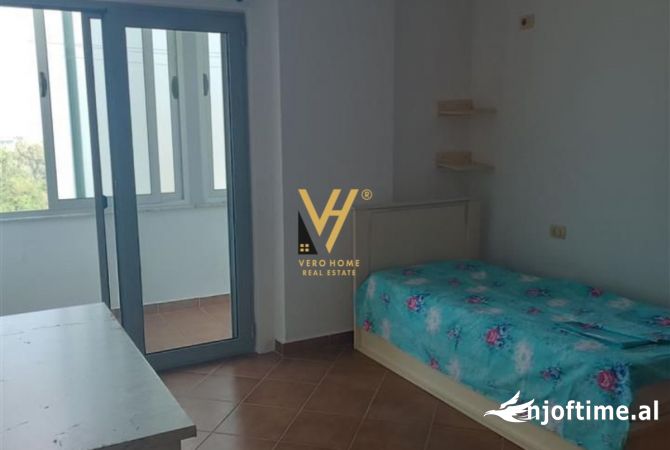 Shtepi me qera Apartament ne Tirane, 3+1, Mobilimi E mobiluar, Pagesa 500  Euro.