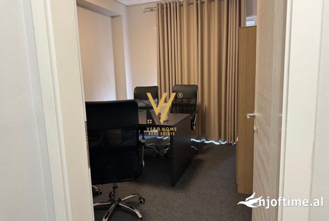 JEPET ZYRE 136 M2 ME QERA PRAN KOMPLEKSIT OLIMPIK 850 EURO