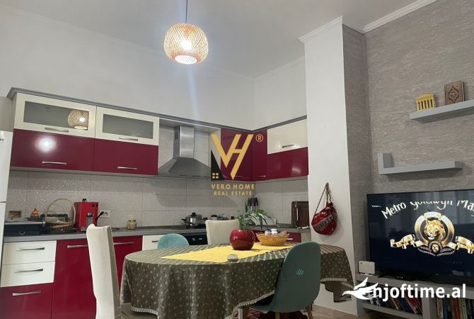 Shtepi me qera Apartament ne Tirane, 2+1, Mobilimi E mobiluar, Pagesa 50,000  Leke.