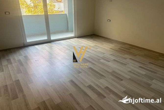 Shtepi ne shitje Apartament ne Tirane, 2+1, Mobilimi Bosh, pa mobiluar, Pagesa 129,000  Euro.