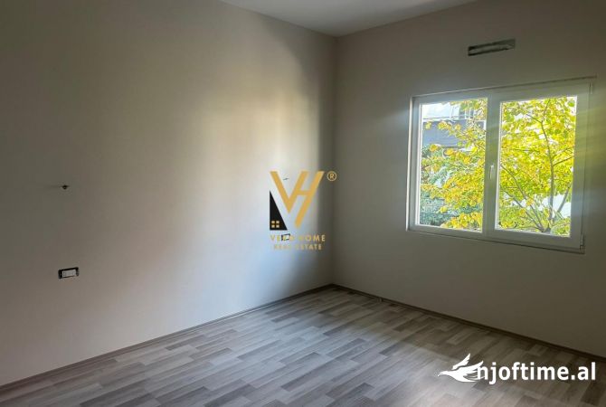 Shtepi ne shitje Apartament ne Tirane, 2+1, Mobilimi Bosh, pa mobiluar, Pagesa 129,000  Euro.
