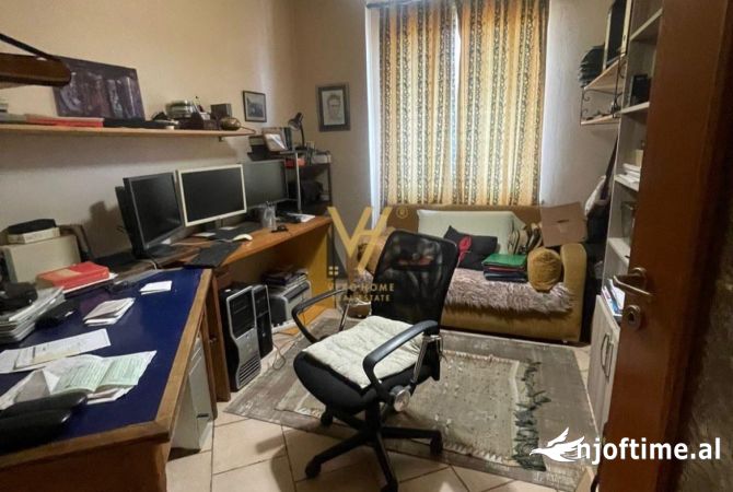 Shtepi ne shitje Apartament ne Tirane, 2+1, Mobilimi E mobiluar, Pagesa 230,000  Euro.