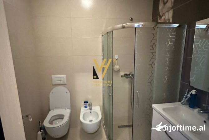 Shtepi me qera Apartament ne Tirane, 2+1, Mobilimi E mobiluar, Pagesa 800  Euro.