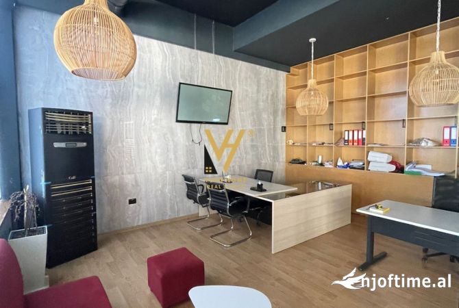 Ambient biznesi me qera 3+1 ne Tirane - 1,600 Euro