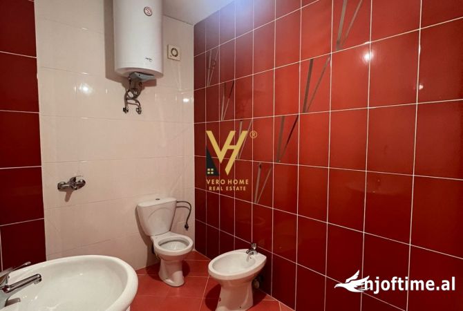 Shtepi ne shitje Apartament ne Tirane, 2+1, Mobilimi Bosh, pa mobiluar, Pagesa 145,000  Euro.