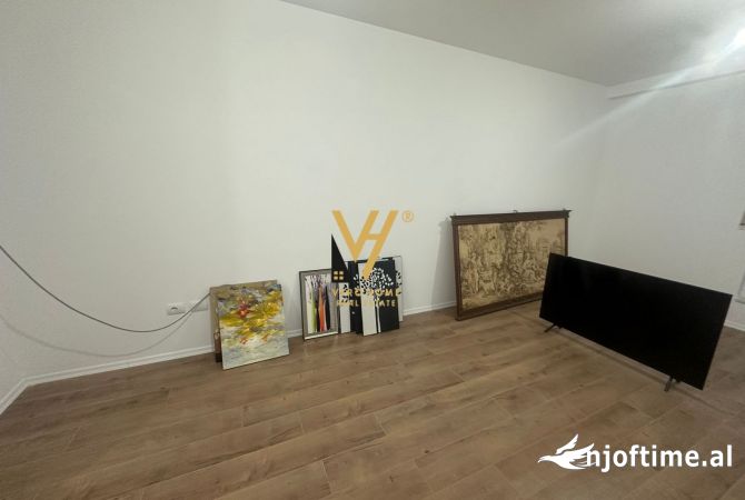 Ambient biznesi me qera 3+1 ne Tirane - 900 Euro