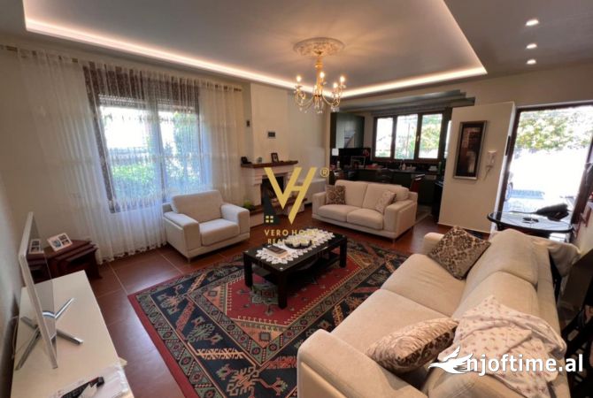 Shtepi me qera 3+1 ne Tirane - 2,500 Euro