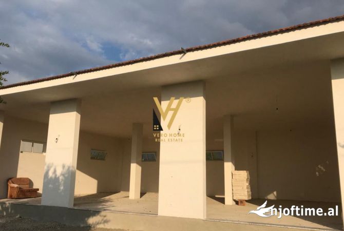 Ambient biznesi me qera 4+1 ne Tirane - 500 Euro