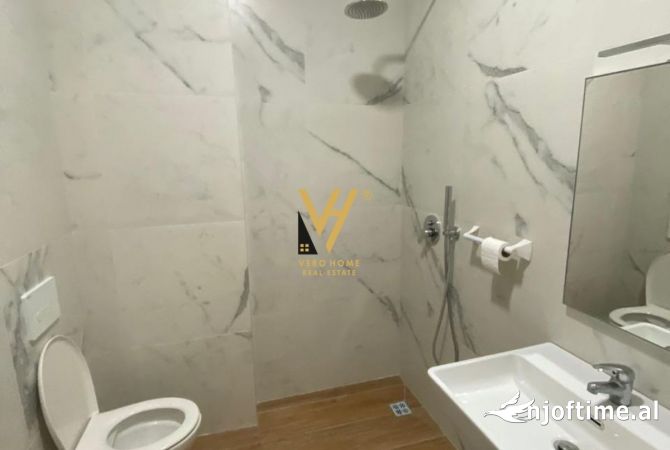 JEPET ZYRE 100 M2 ME QERA TE RRUGA E KOSOVAREVE 1.000 EURO