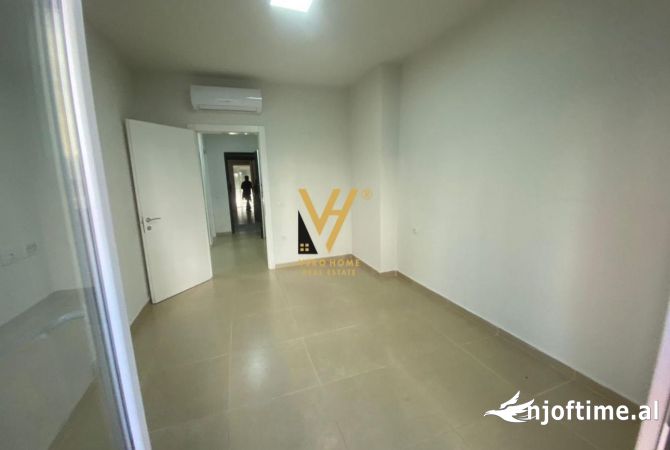 Ambient biznesi me qera 3+1 ne Tirane - 800 Euro